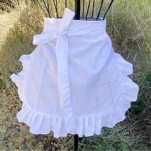 Solid White Apron With Ruffles Costume Frilly apron Halloween outfit ideas